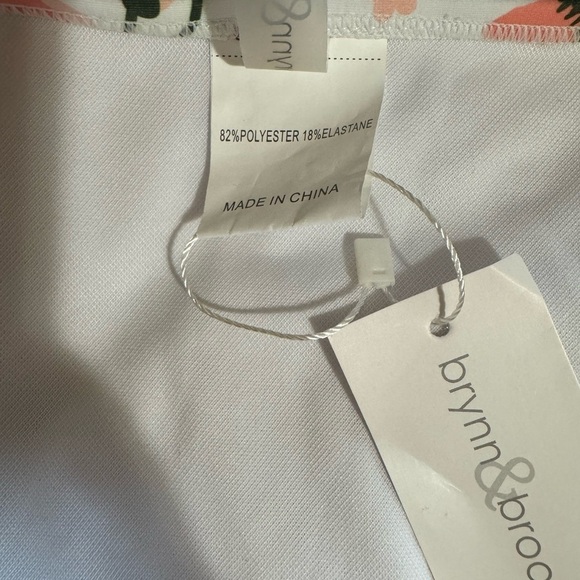 NWT! Women’s Brynn & Brooke white floral print bikini bottoms Medium - Picture 3 of 4